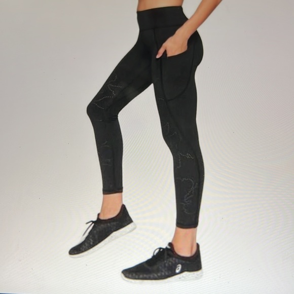 Athleta All In Reaction 7/8 Tight, Black #353547, XSP - Picture 1 of 10